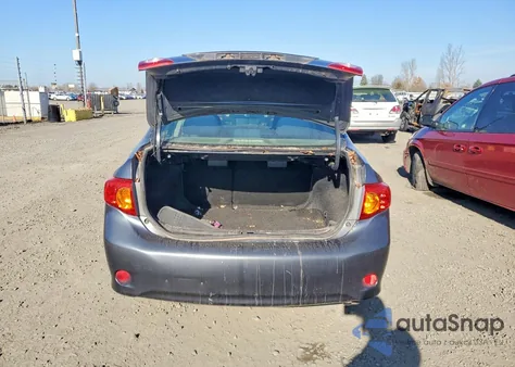 2010 Toyota Corolla Base z USA, uszkodzony, nr VIN 2T1BU4EE1AC425923